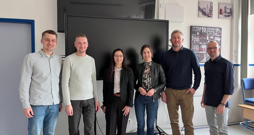 Landtagsabgeordnete zu Besuch – Austausch über Digitalisierung und Schulalltag